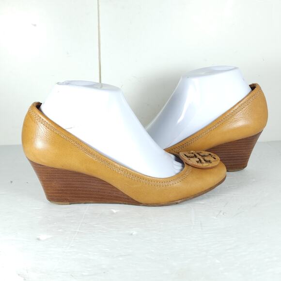 Tory Burch Women’s Sally US7,5M Brown Leather Logo Closed Toe Wedge Pumps Shoes - Picture 8 of 16
